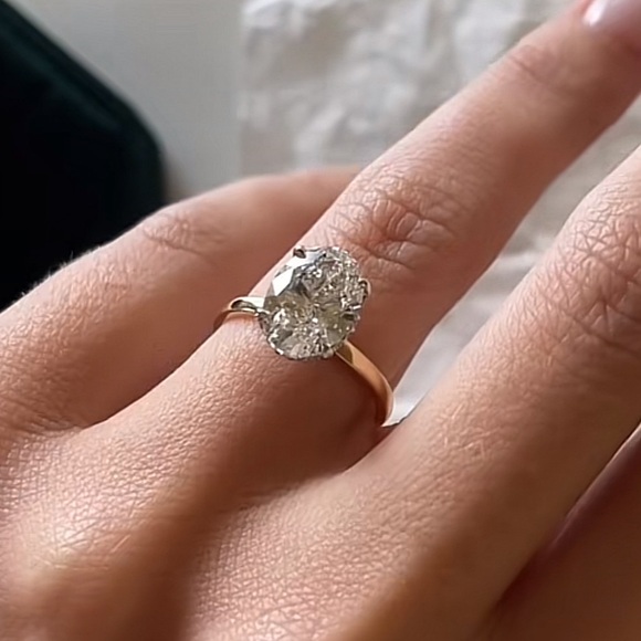 18k 3ct Oval Brilliant Cut Ring - Picture 12 of 12